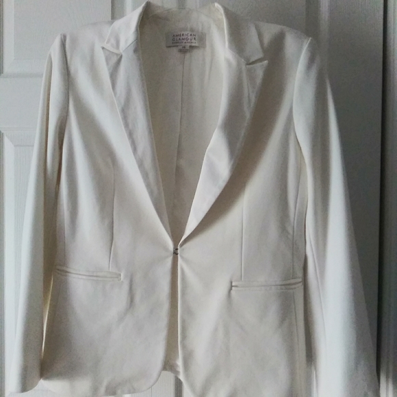 Badgley Mischka Jackets & Blazers - Badgley Mischka off-white Blazer